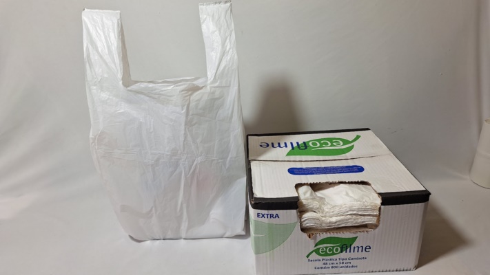 SACOLA BRANCA 48X58CM 0,034 MC C/800 EXTRA FORTE